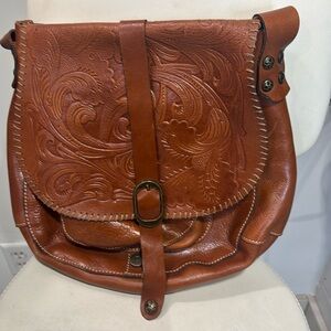 Nash Saddle Bag Shoulder Bag